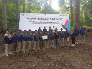HMPI 2022 : Menanam Pohon Bersama PT.PLN Pusharlis di TB. Masigit Kareumbi