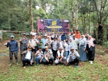 Alumni SMAN Cimindi – 13 Bandung Menanam ‘Monumen’ di Kareumbi