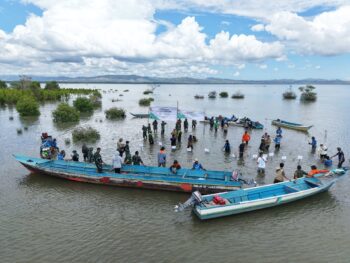 Grab dan Wanadri Tanam 4.000 Mangrove di Desa Kaki Air
