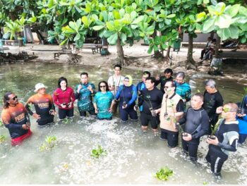 Penanaman Mangrove dan Terumbu Karang di Pulau Tidung