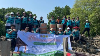 Pharmacy For Earth: Upaya Mahasiswa Farmasi dalam Mendukung Pelestarian Mangrove di Daerah Pesisir Desa Mayangan